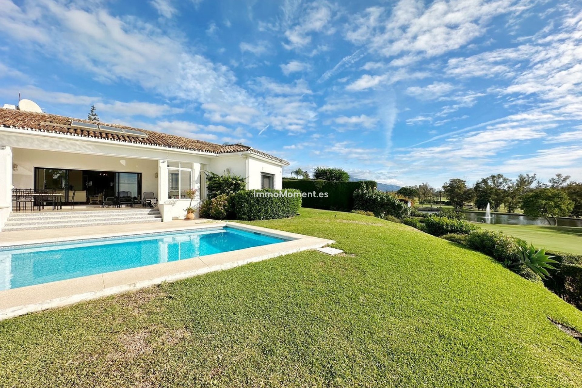Reventa - Villa - El Paraiso - New Golden Mile