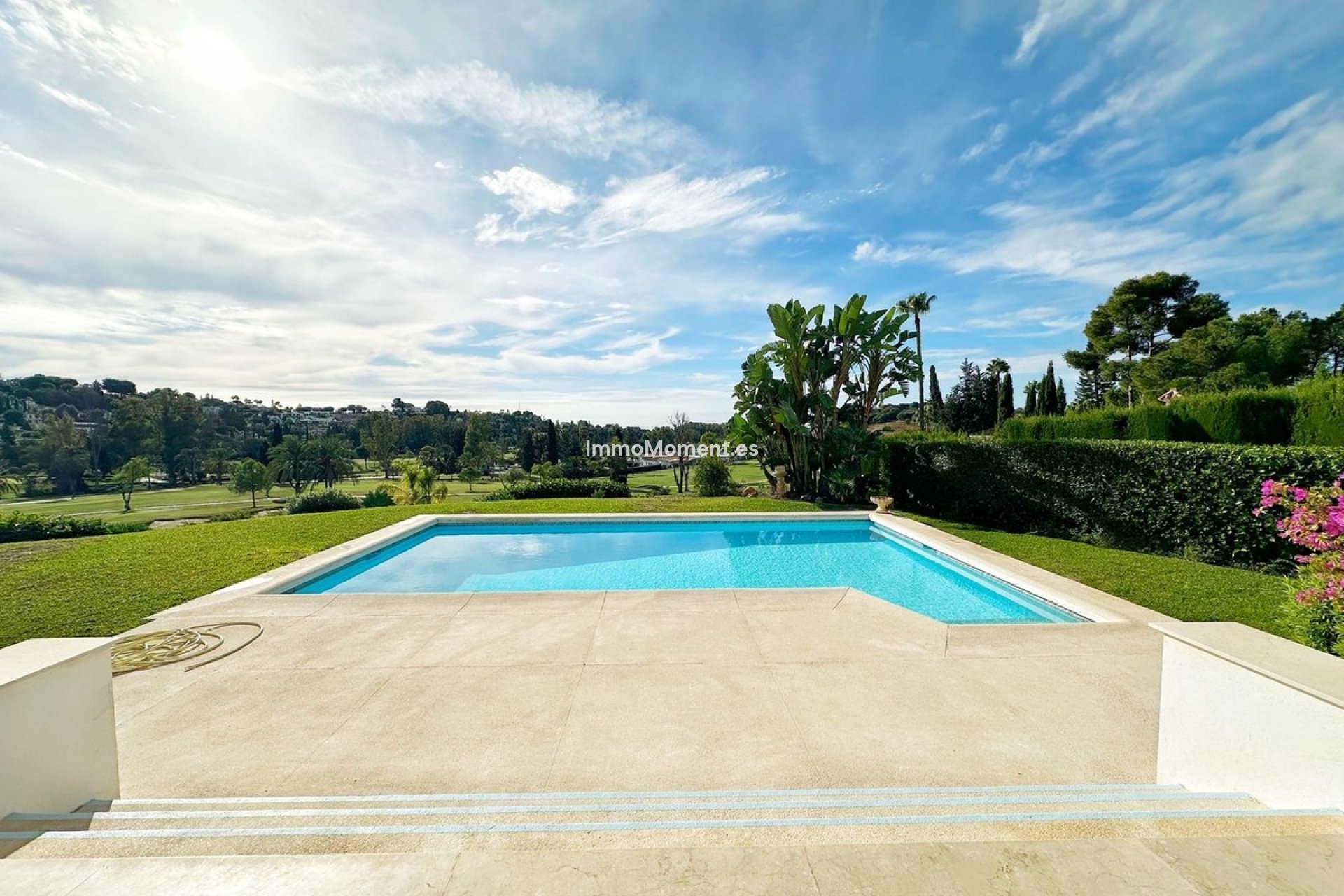 Reventa - Villa - El Paraiso - New Golden Mile