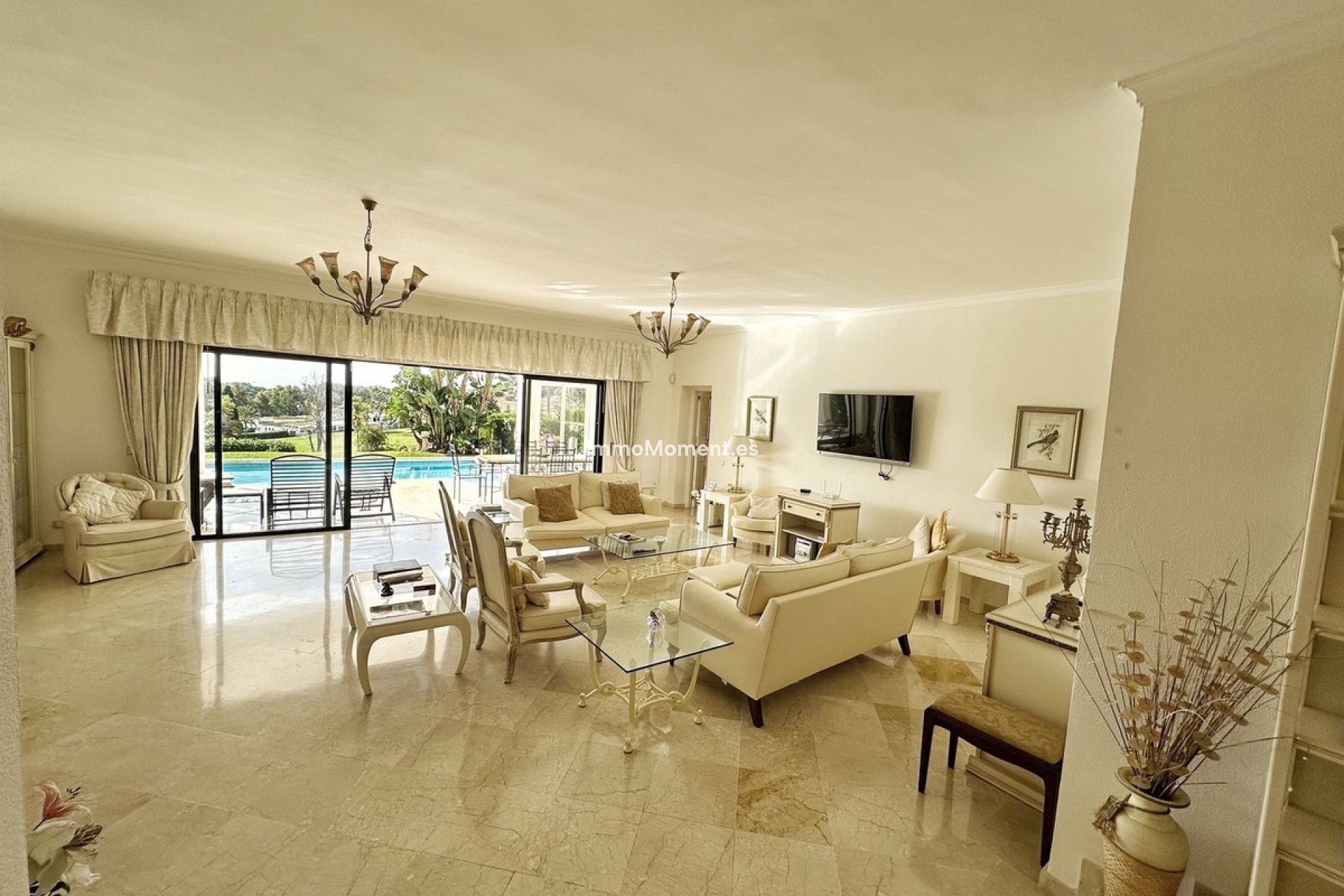 Reventa - Villa - El Paraiso - New Golden Mile