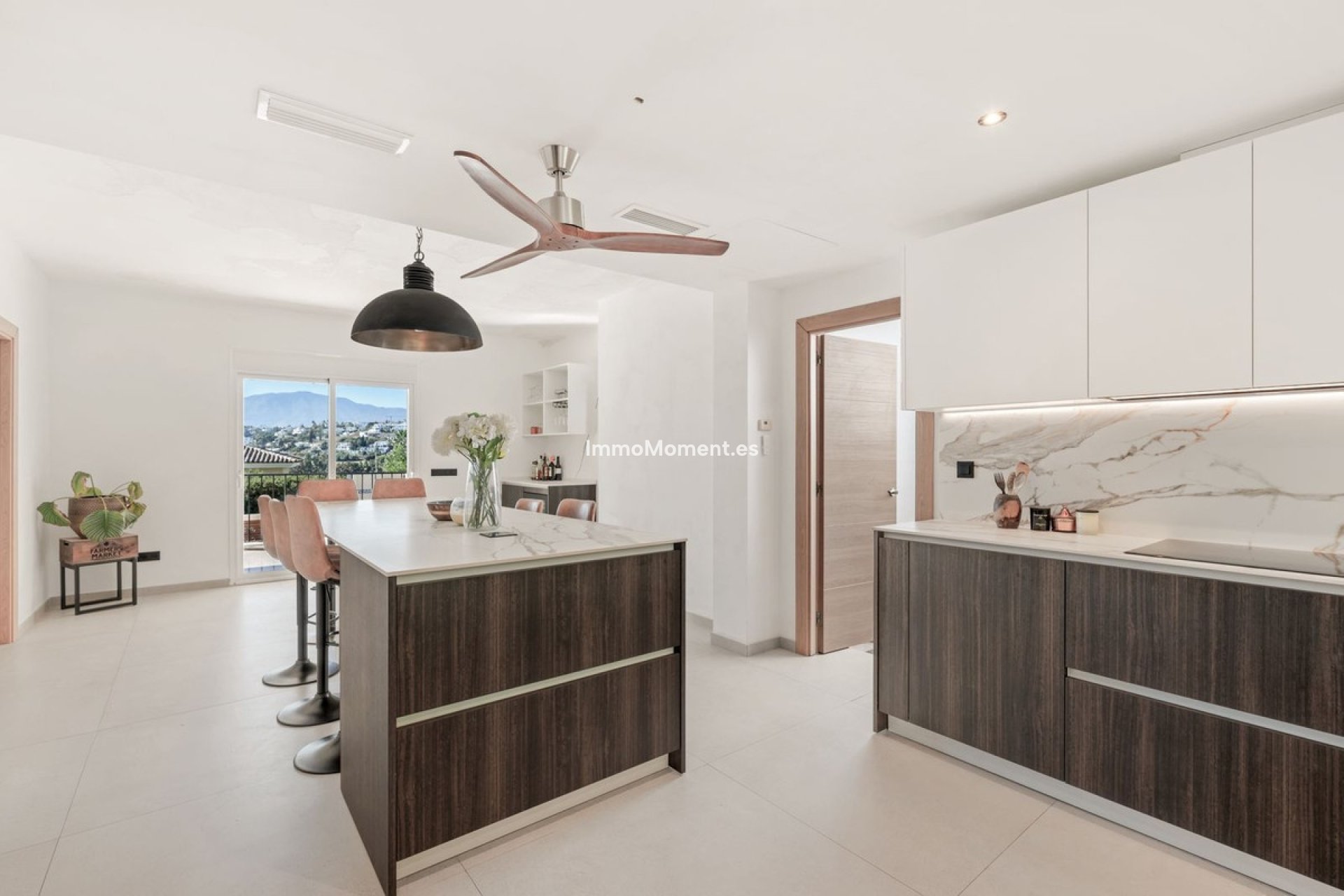 Reventa - Villa - El Paraiso - New Golden Mile