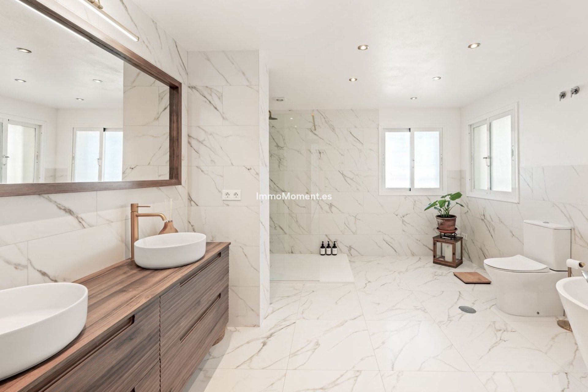 Reventa - Villa - El Paraiso - New Golden Mile
