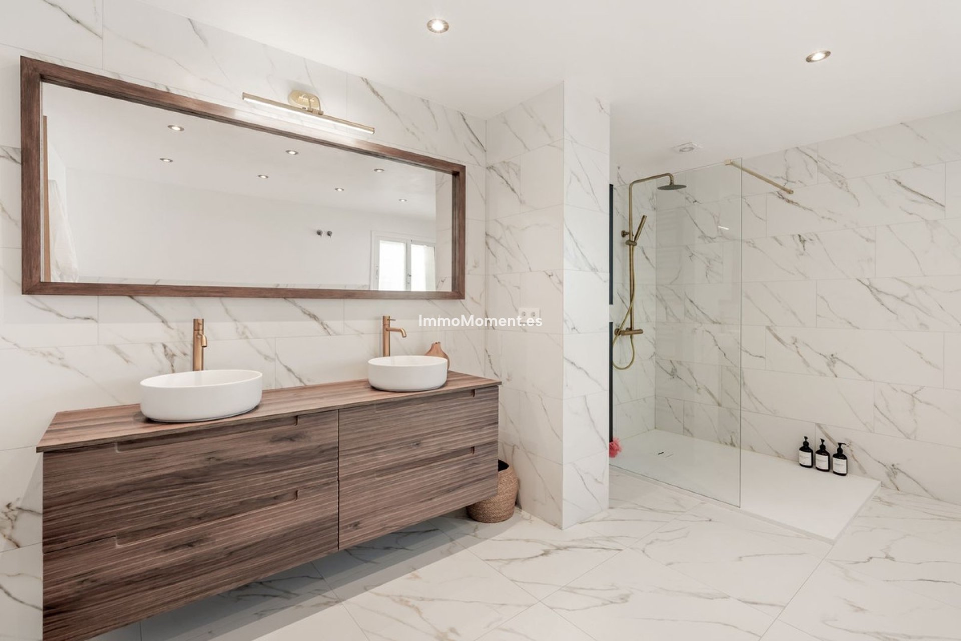 Reventa - Villa - El Paraiso - New Golden Mile