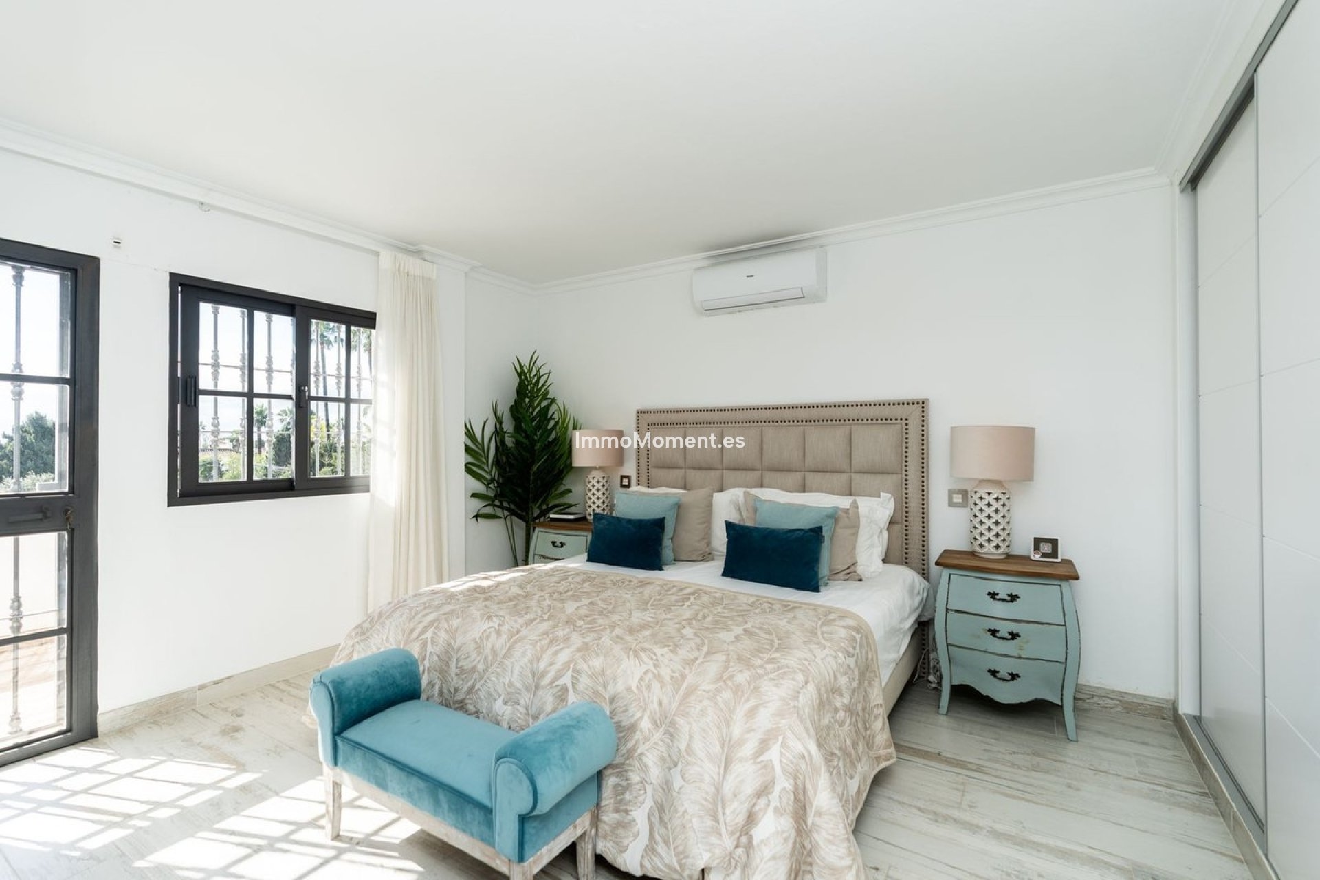 Reventa - Villa - El Paraiso - New Golden Mile