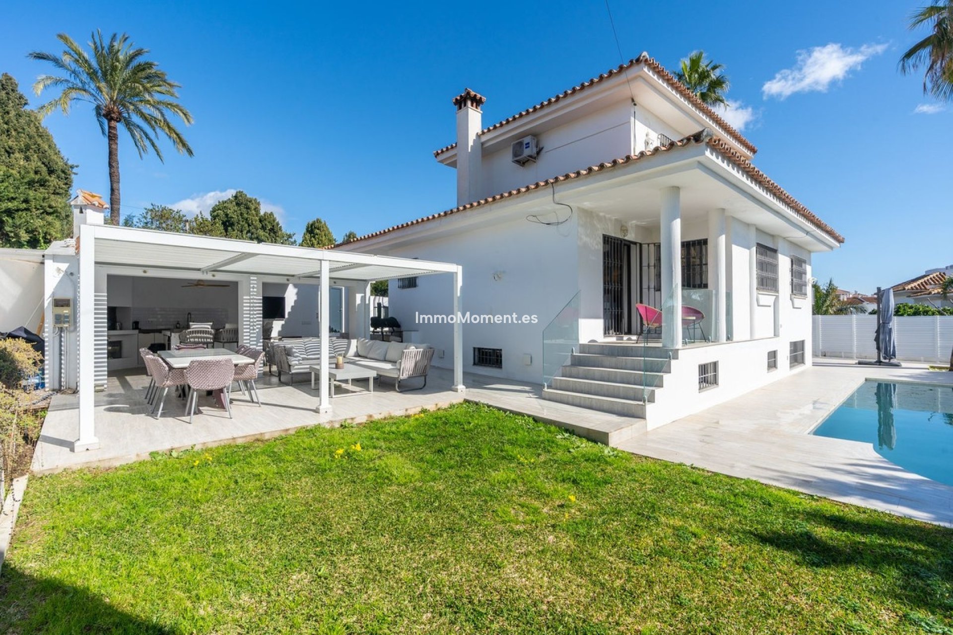 Reventa - Villa - El Paraiso - New Golden Mile