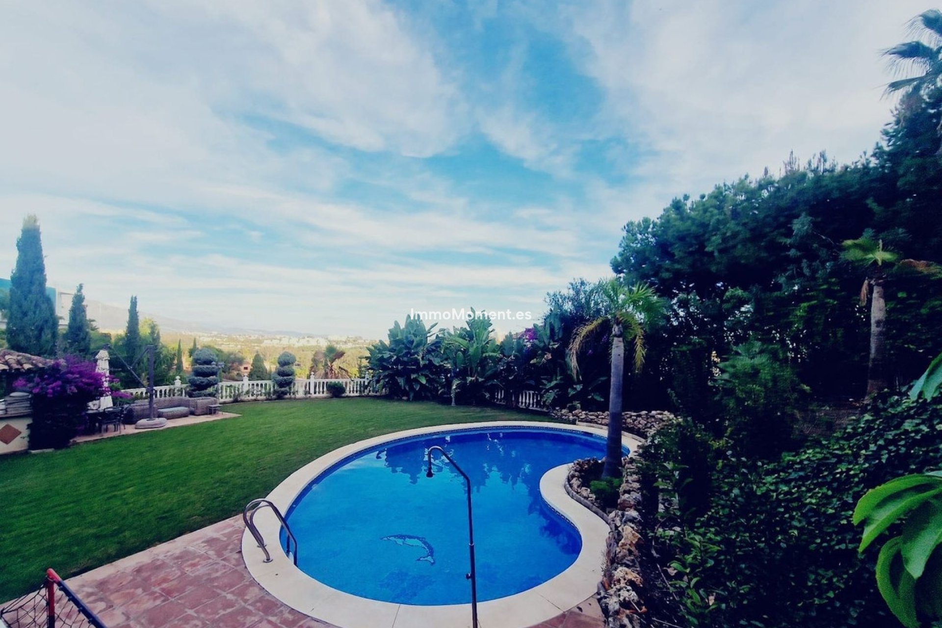 Reventa - Villa - El Paraiso - New Golden Mile