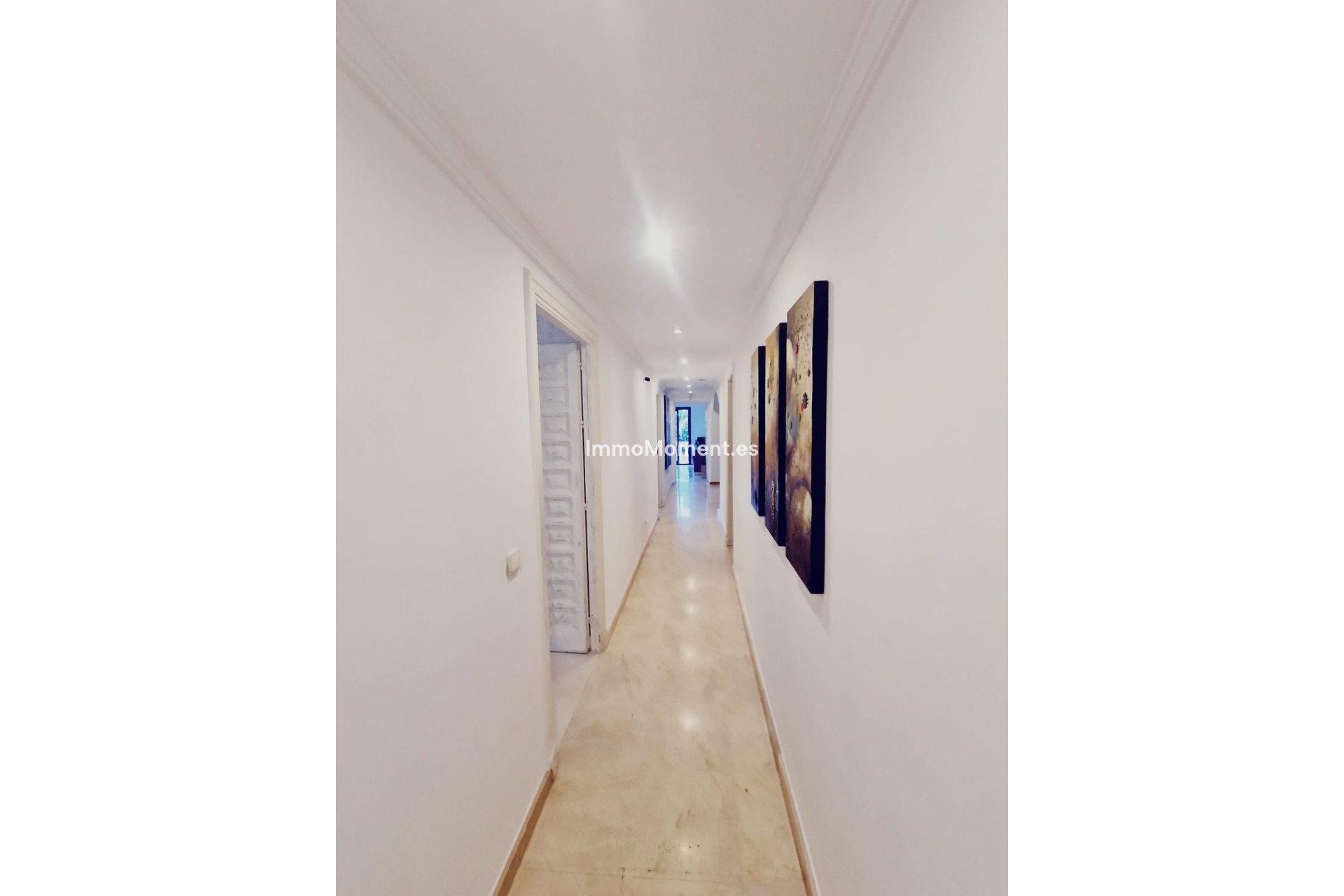 Reventa - Villa - El Paraiso - New Golden Mile