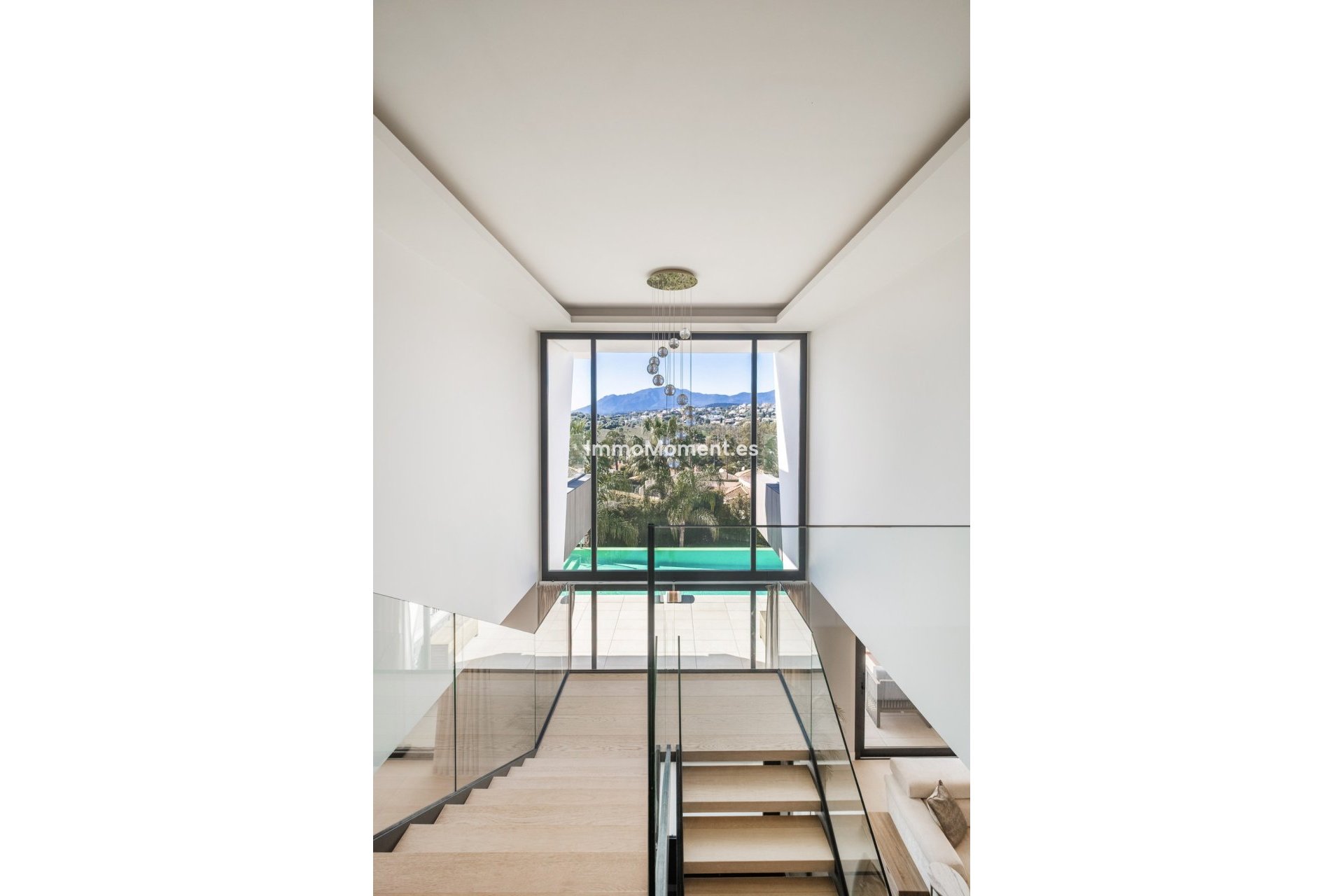 Reventa - Villa - El Paraiso - New Golden Mile