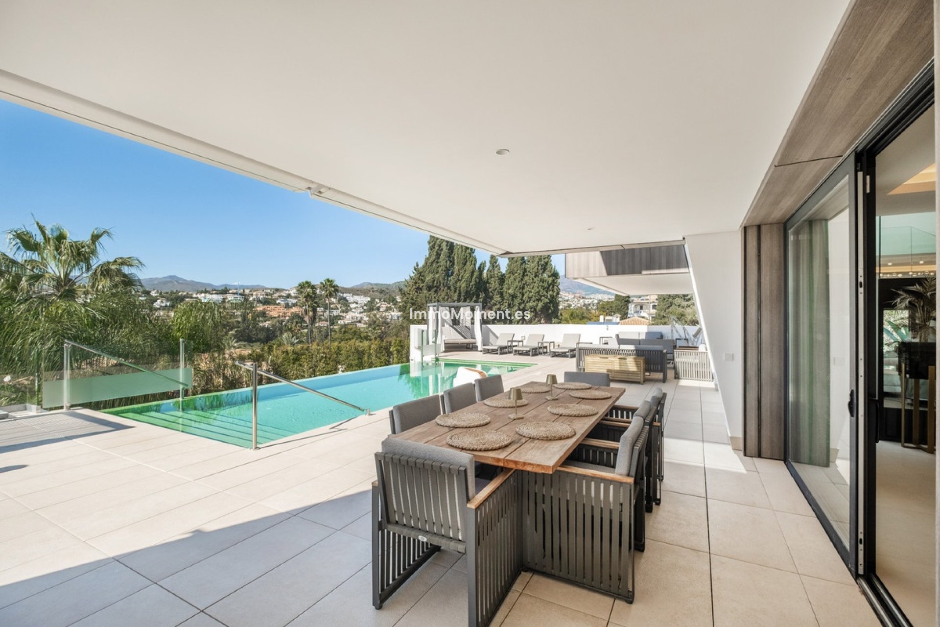 Reventa - Villa - El Paraiso - New Golden Mile