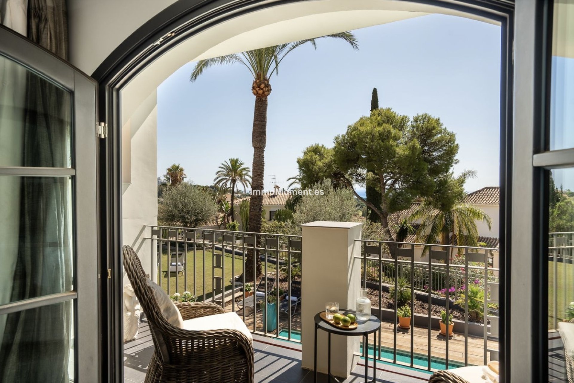 Reventa - Villa - El Paraiso - New Golden Mile