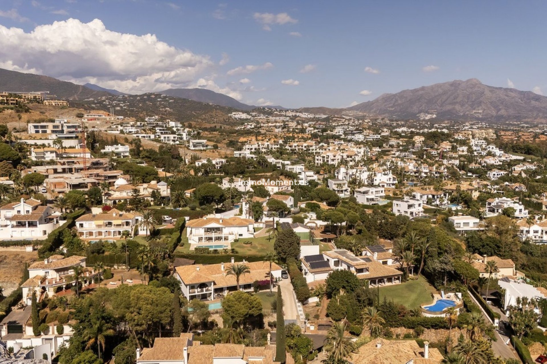 Reventa - Villa - El Paraiso - New Golden Mile