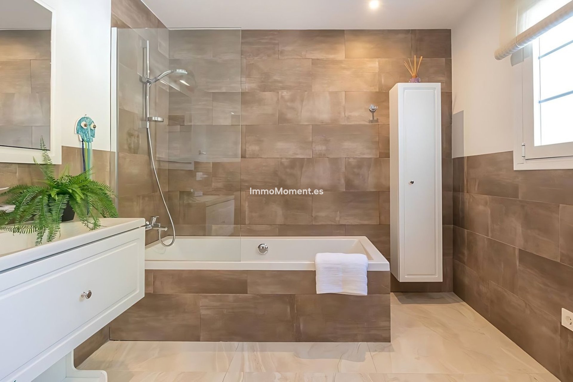 Reventa - Villa - El Paraiso - New Golden Mile