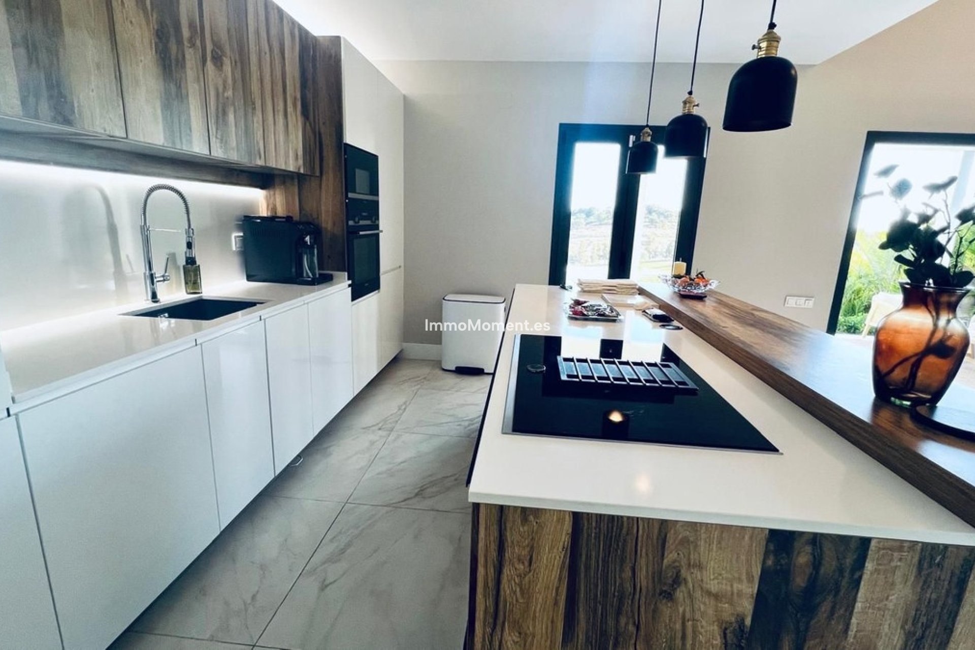 Reventa - Villa - El Paraiso - New Golden Mile