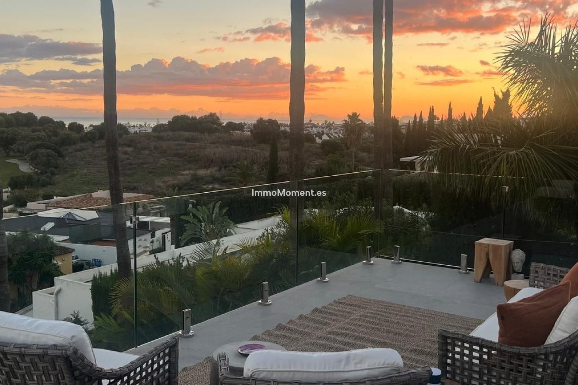 Reventa - Villa - El Paraiso - New Golden Mile