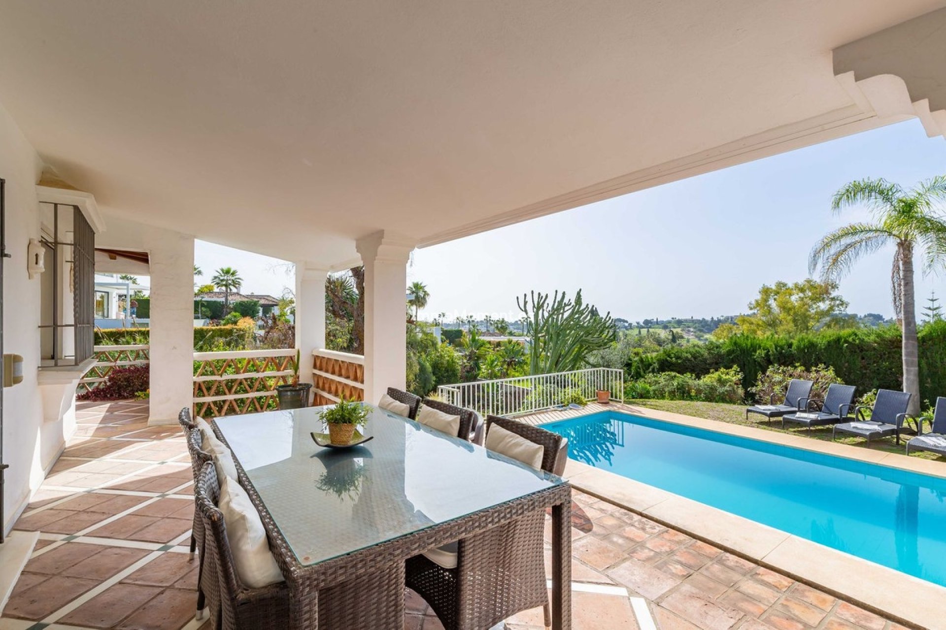 Reventa - Villa - El Paraiso - New Golden Mile