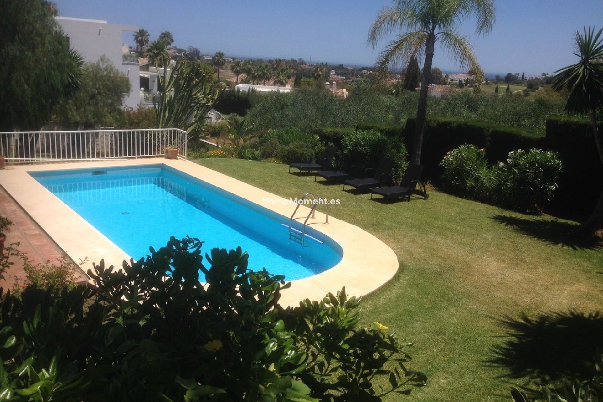 Reventa - Villa - El Paraiso - New Golden Mile