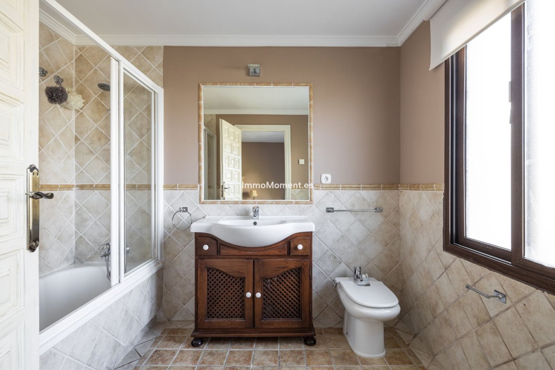 Reventa - Villa - El Paraiso - New Golden Mile