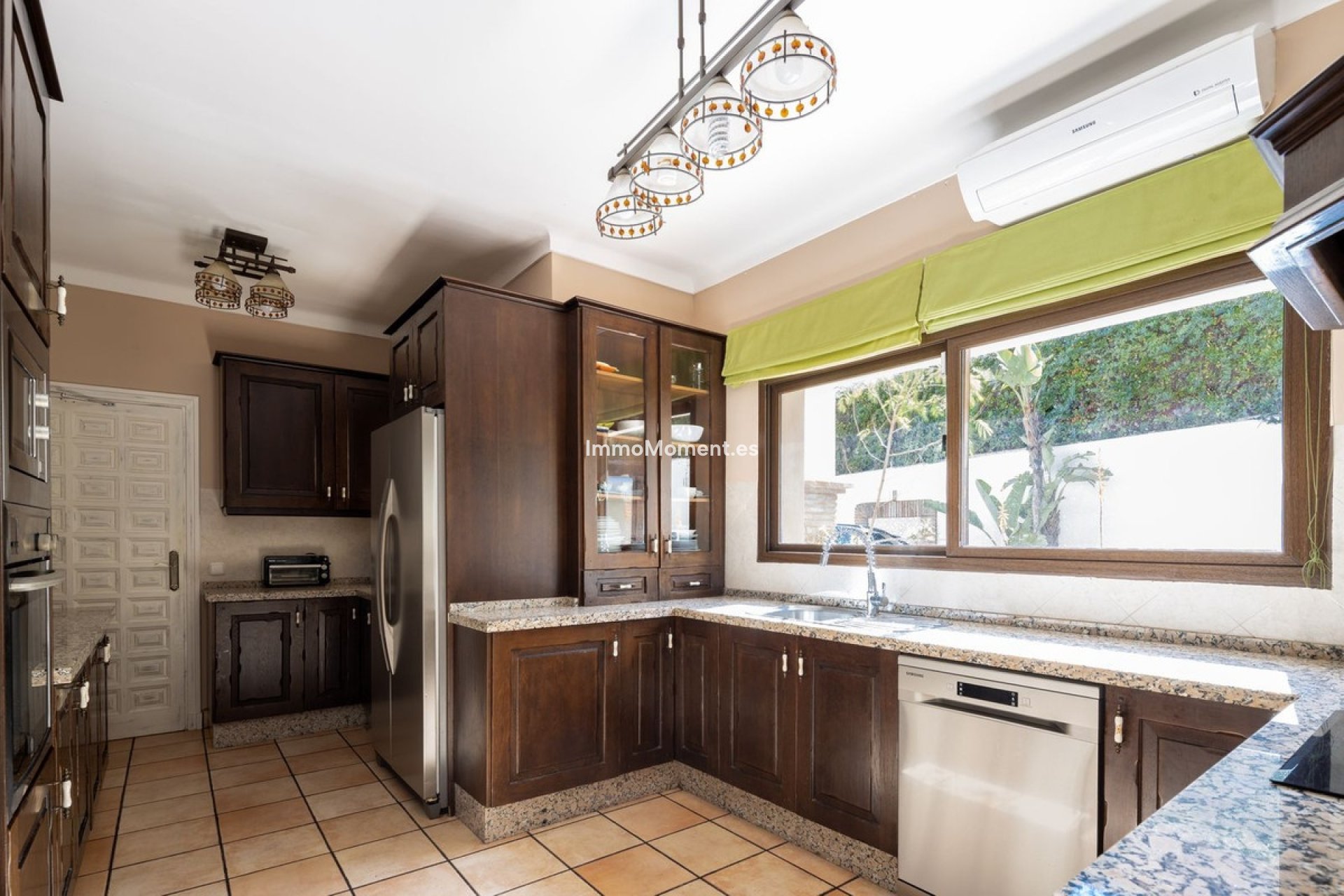 Reventa - Villa - El Paraiso - New Golden Mile