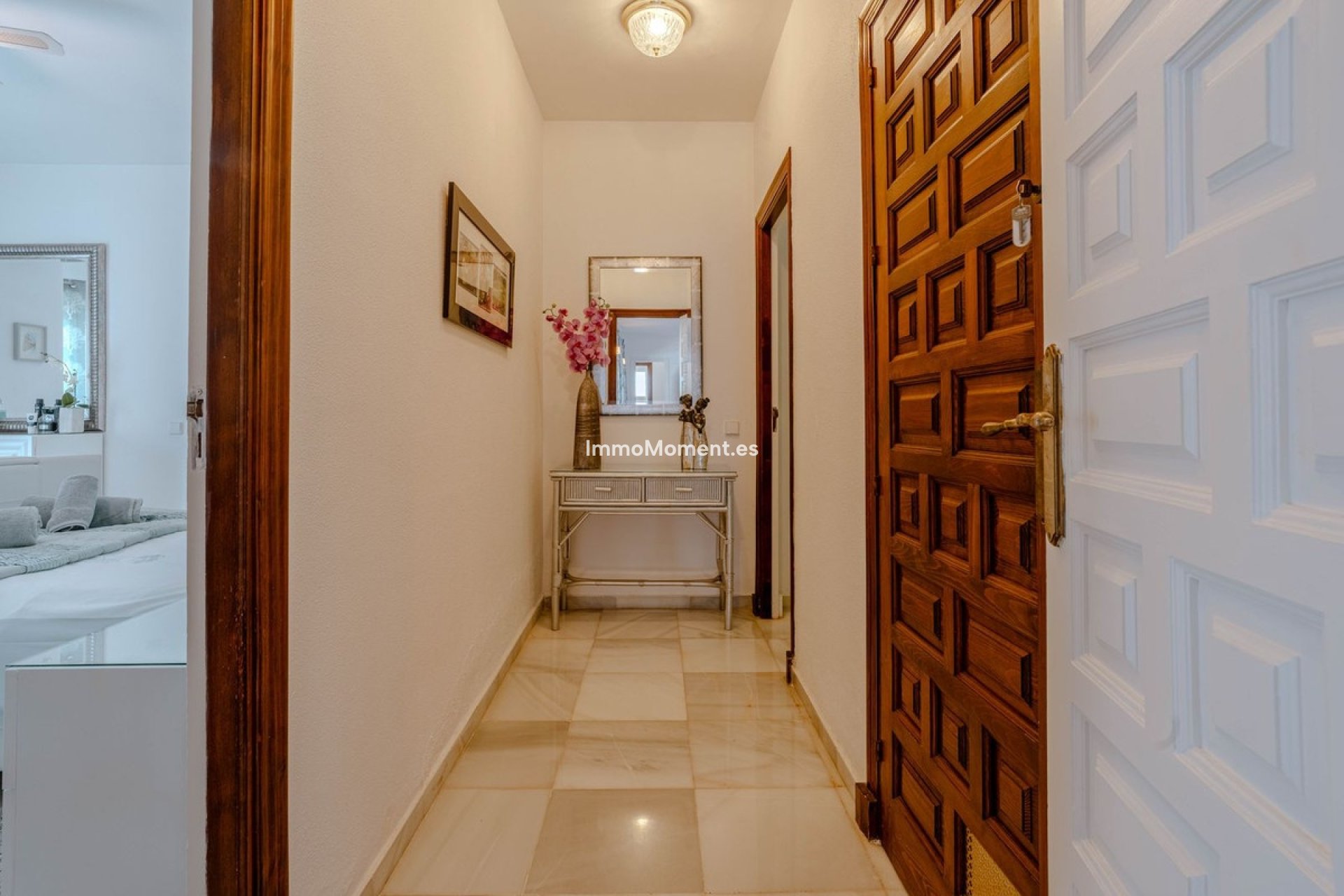 Reventa - Villa - El Paraiso - New Golden Mile