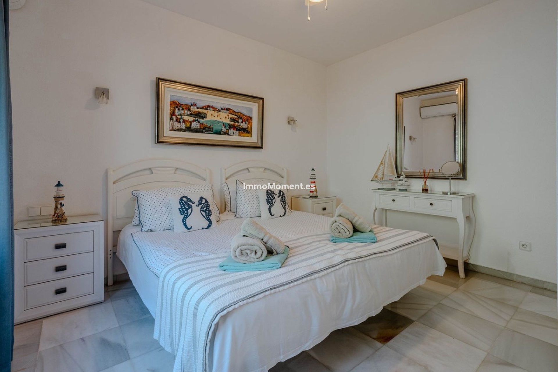 Reventa - Villa - El Paraiso - New Golden Mile