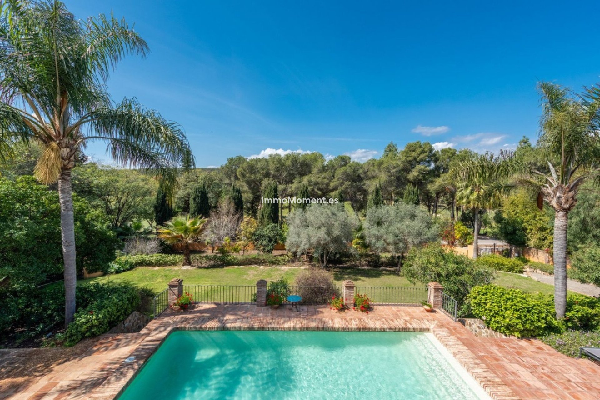 Reventa - Villa - El Paraiso - New Golden Mile