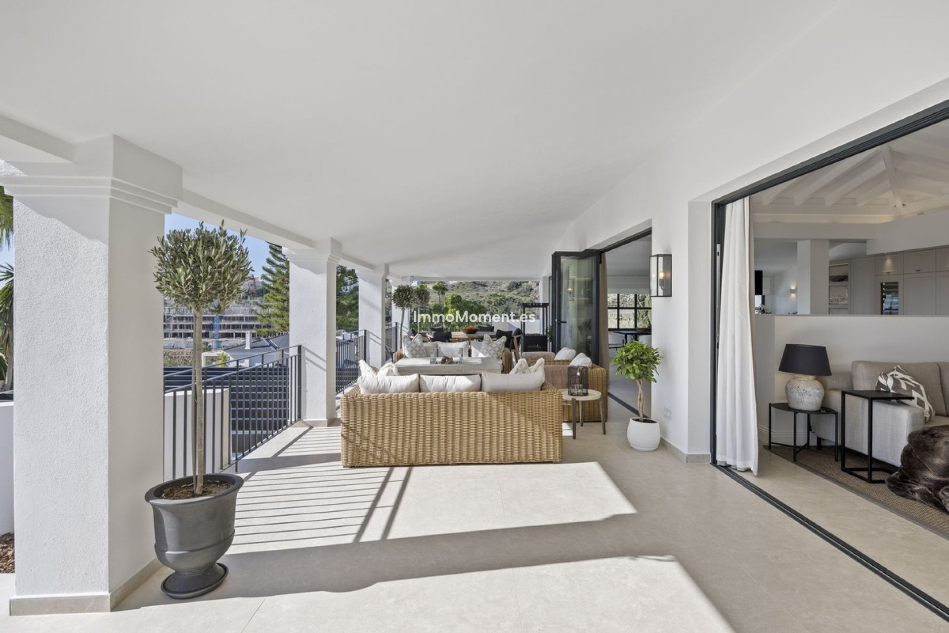 Reventa - Villa - El Paraiso - New Golden Mile