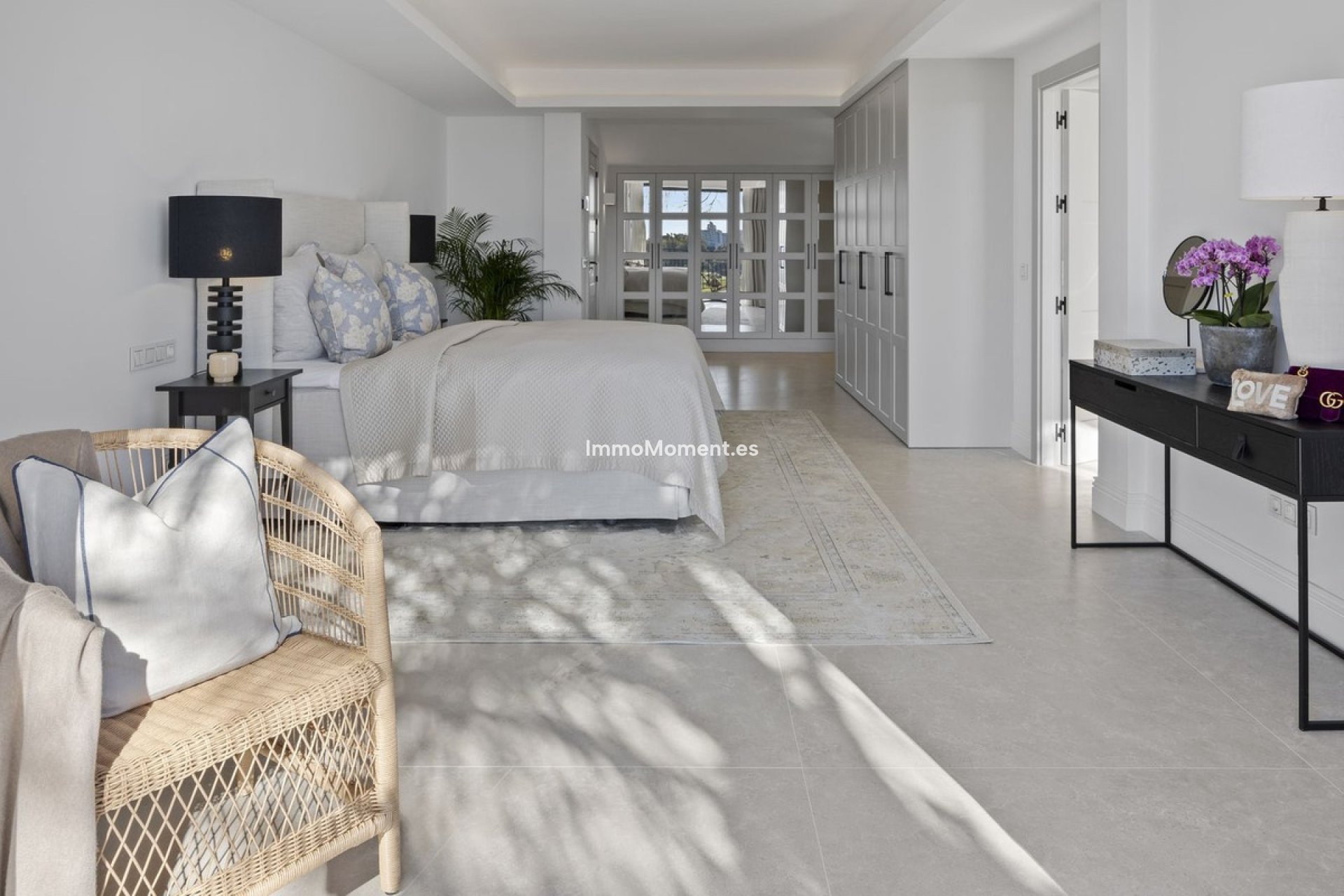Reventa - Villa - El Paraiso - New Golden Mile