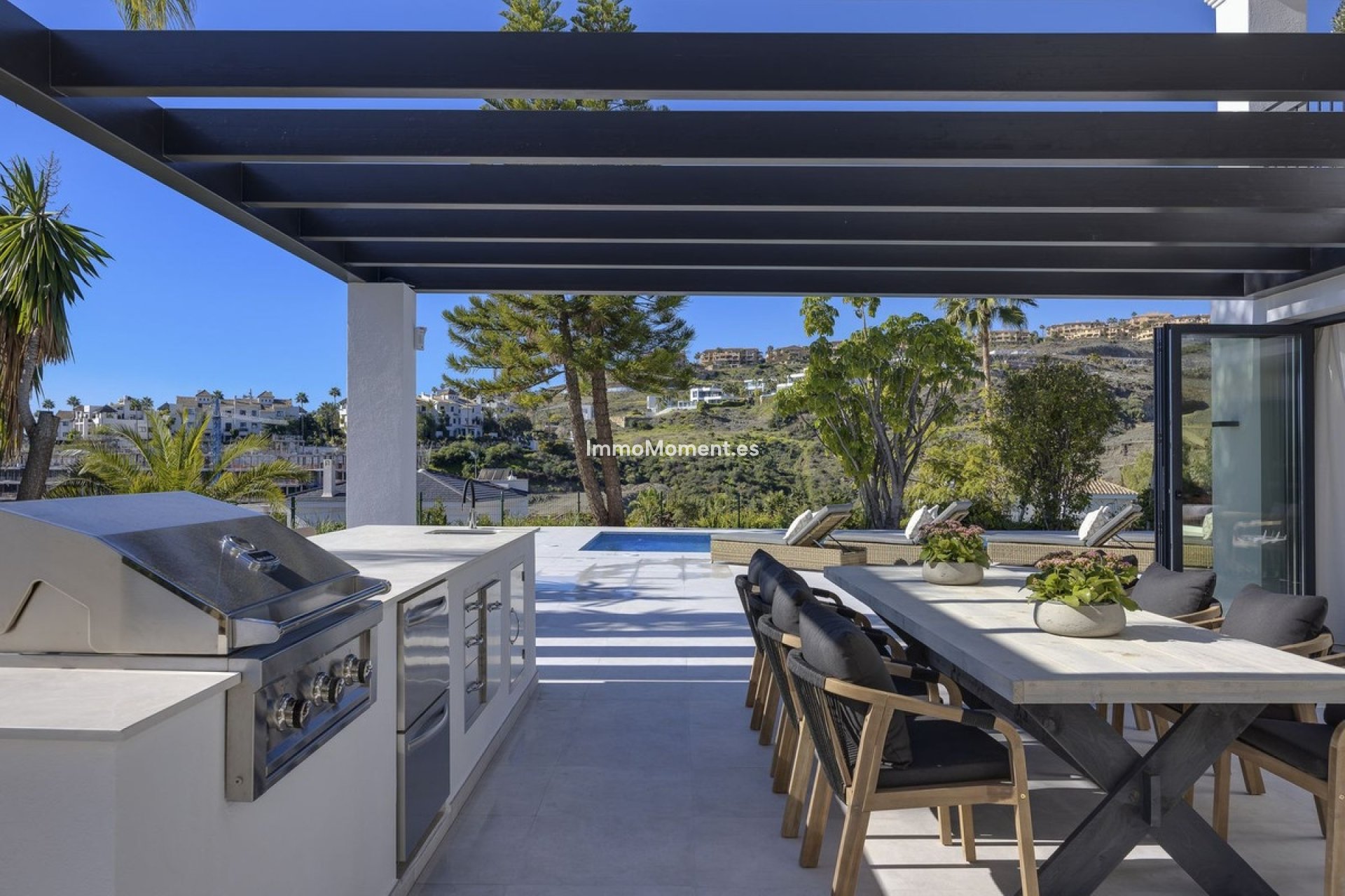Reventa - Villa - El Paraiso - New Golden Mile