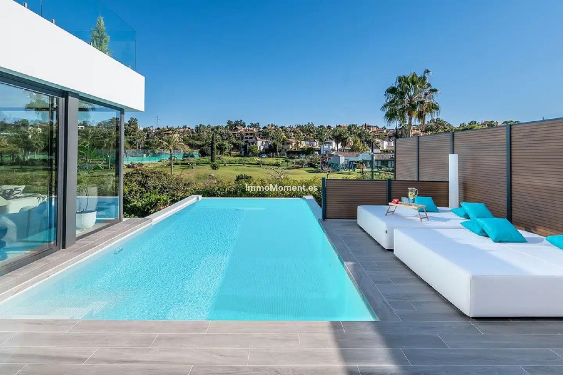 Reventa - Villa - El Paraiso - New Golden Mile
