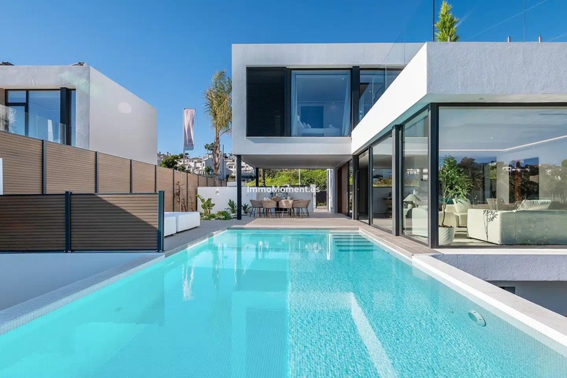 Reventa - Villa - El Paraiso - New Golden Mile