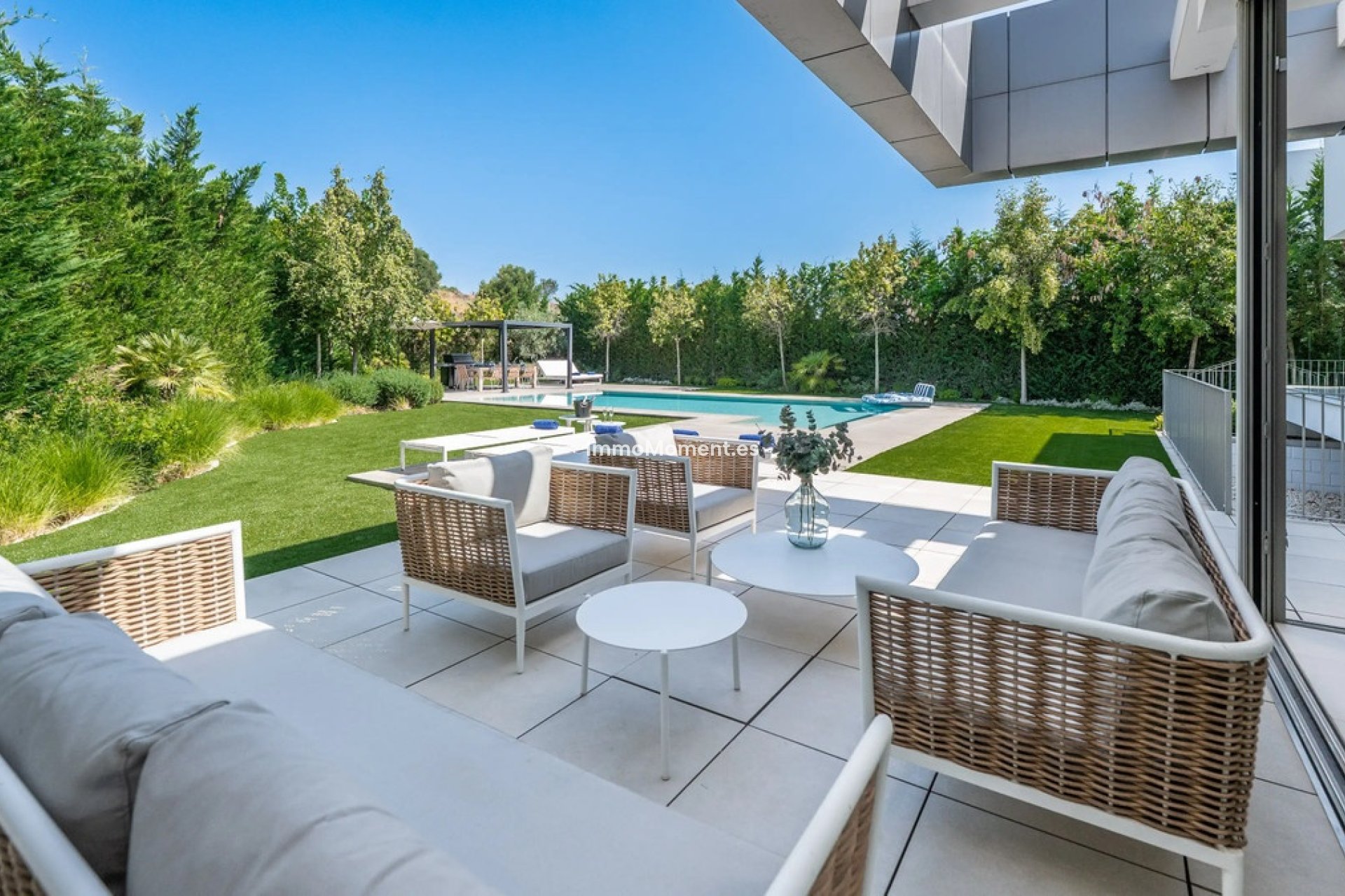 Reventa - Villa - El Paraiso - New Golden Mile