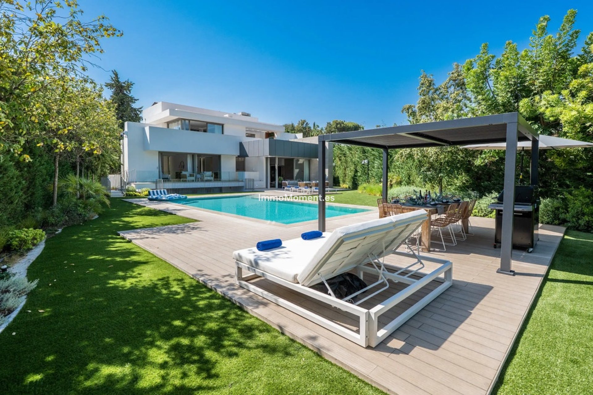 Reventa - Villa - El Paraiso - New Golden Mile