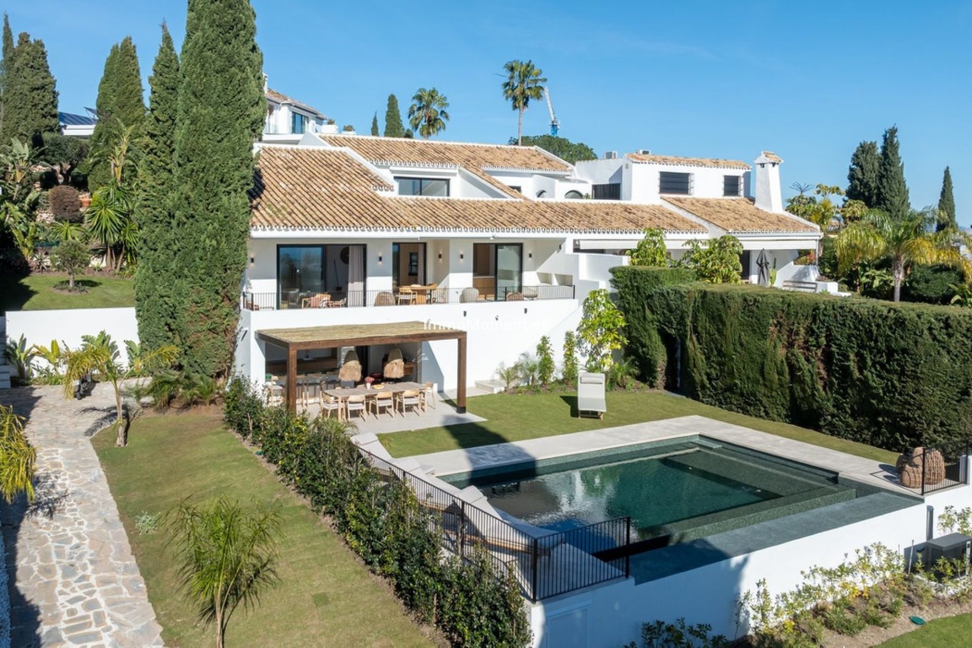 Reventa - Villa - El Paraiso - New Golden Mile