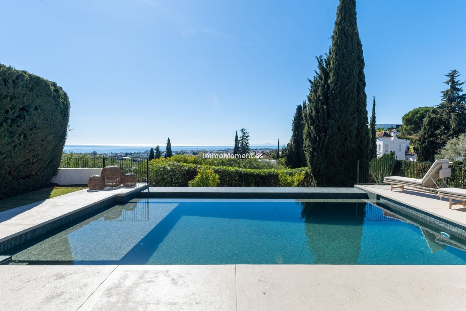 Reventa - Villa - El Paraiso - New Golden Mile