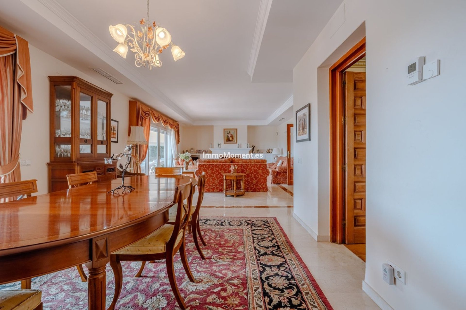 Reventa - Villa - El Paraiso - New Golden Mile