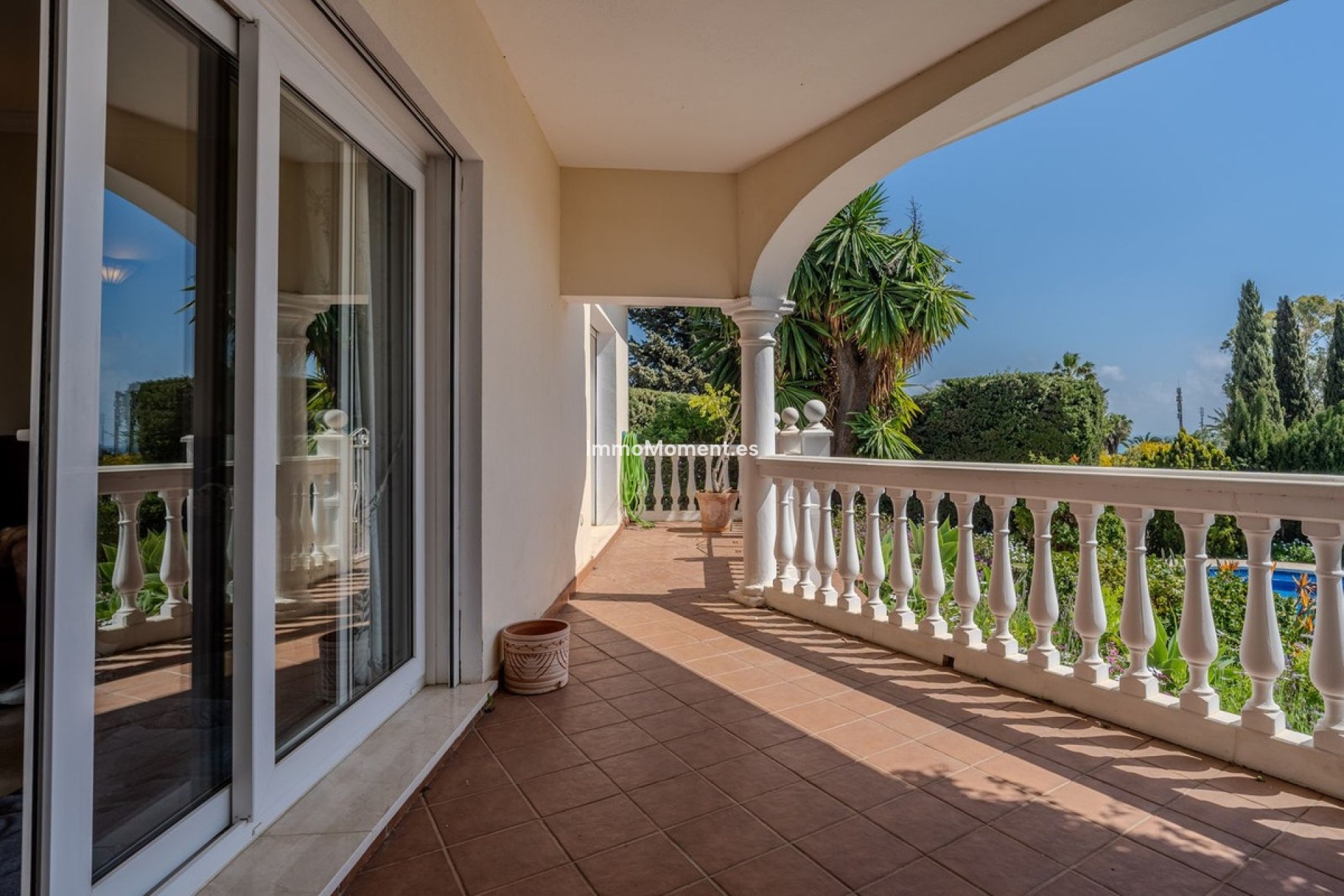 Reventa - Villa - El Paraiso - New Golden Mile