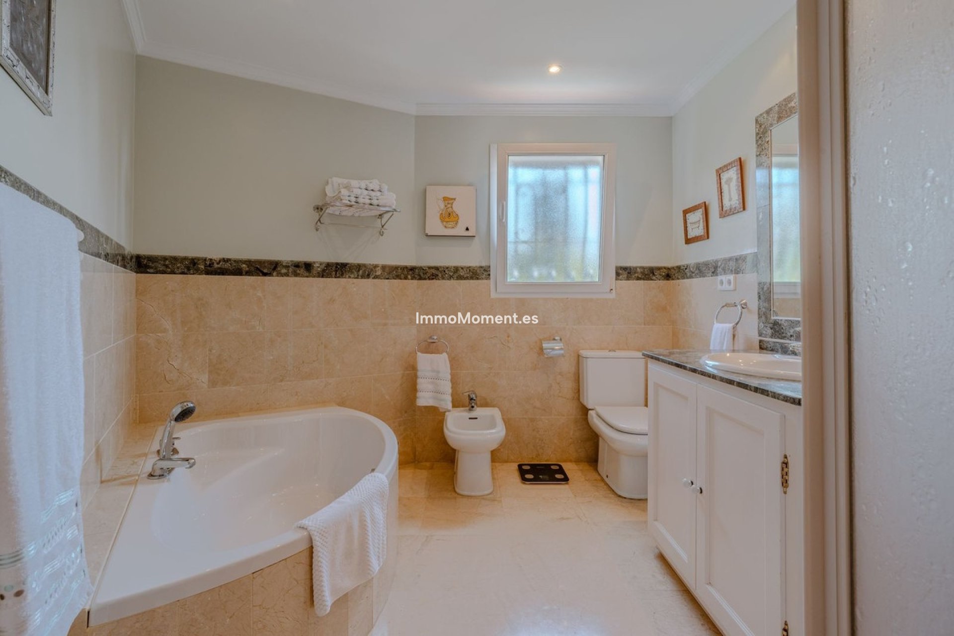 Reventa - Villa - El Paraiso - New Golden Mile