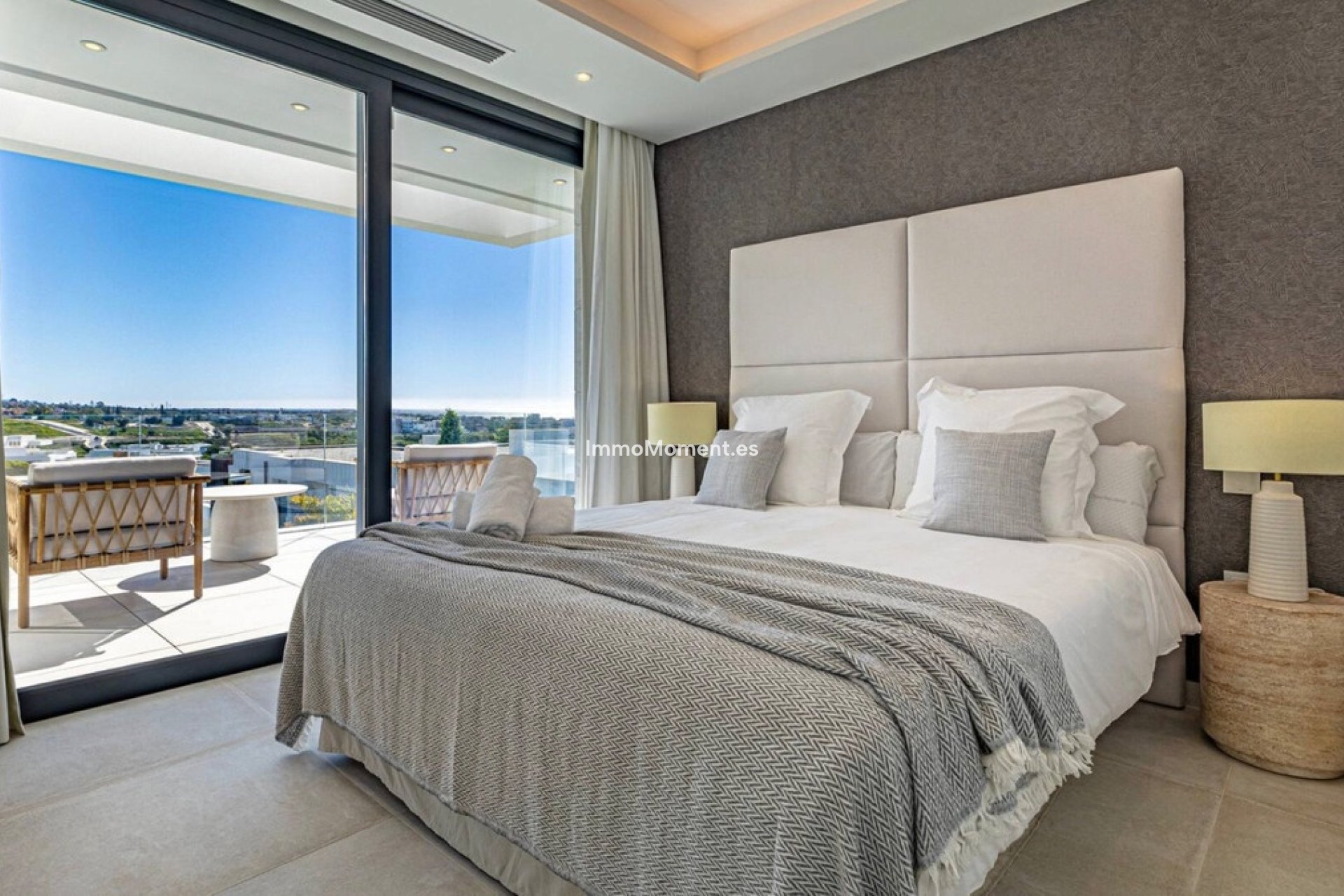 Reventa - Villa - El Paraiso - New Golden Mile