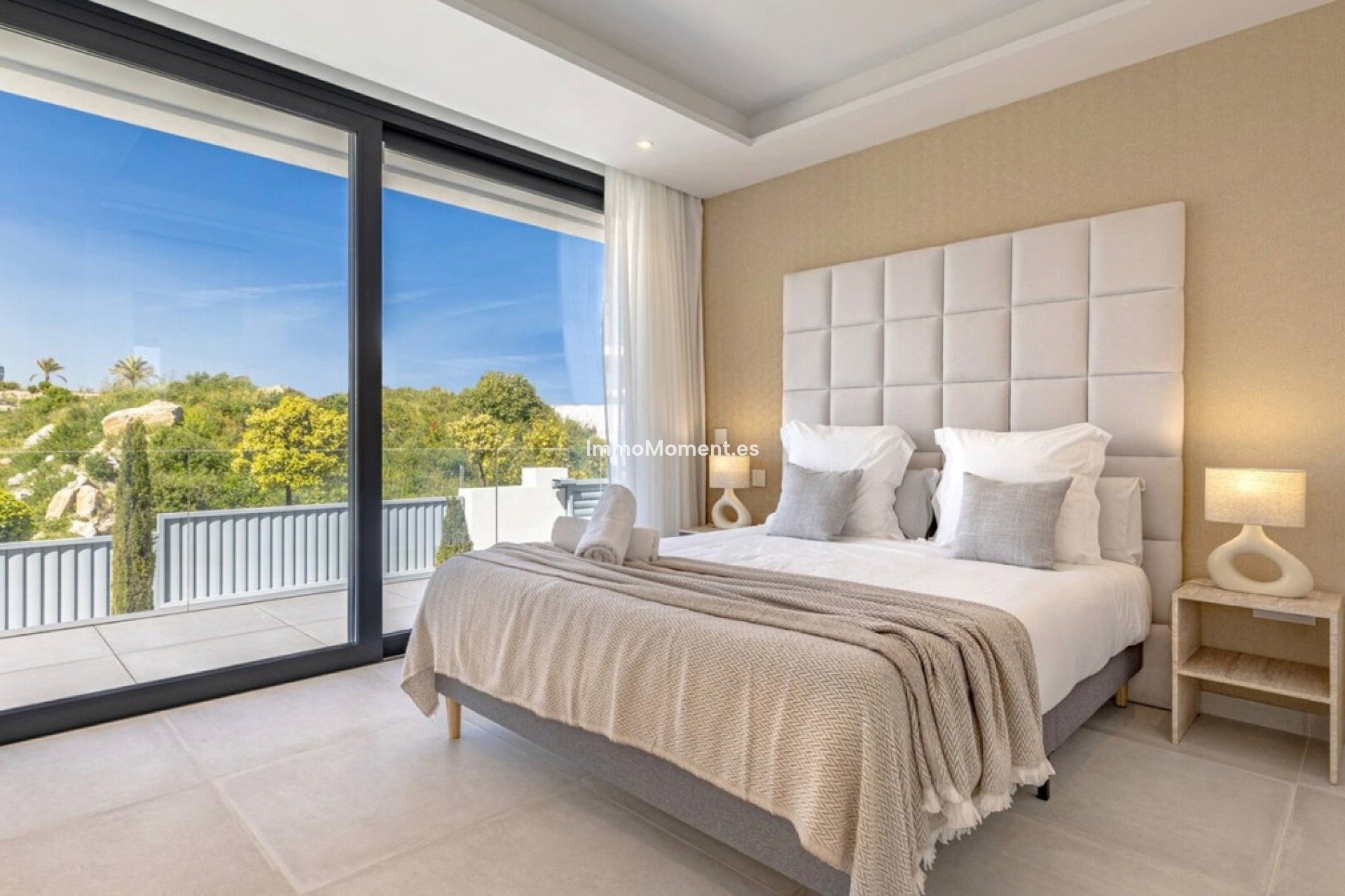 Reventa - Villa - El Paraiso - New Golden Mile
