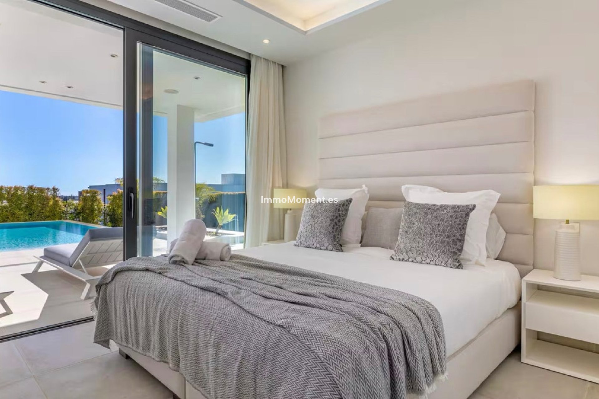 Reventa - Villa - El Paraiso - New Golden Mile
