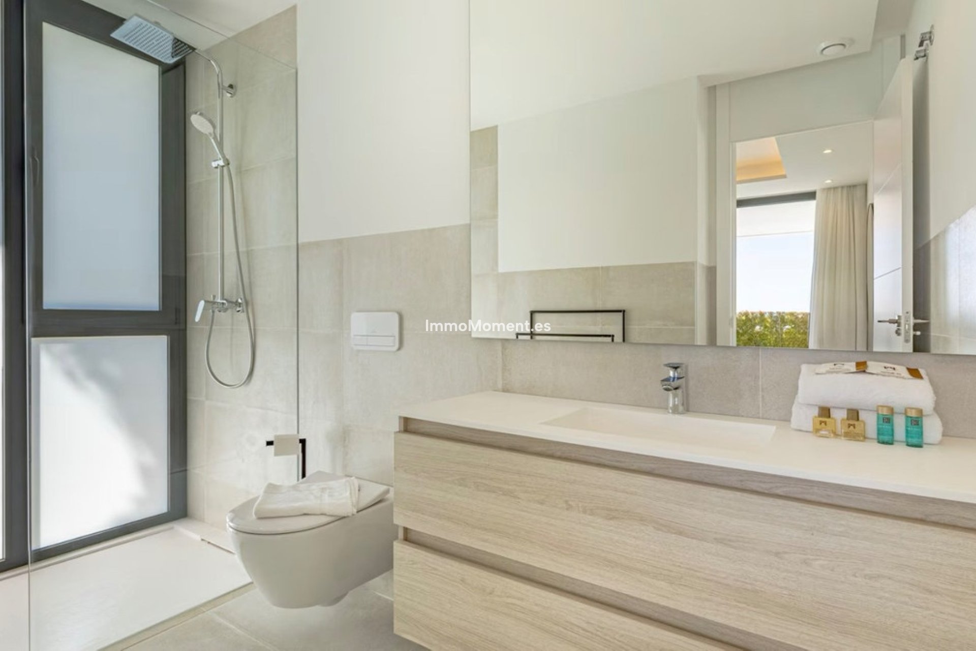 Reventa - Villa - El Paraiso - New Golden Mile