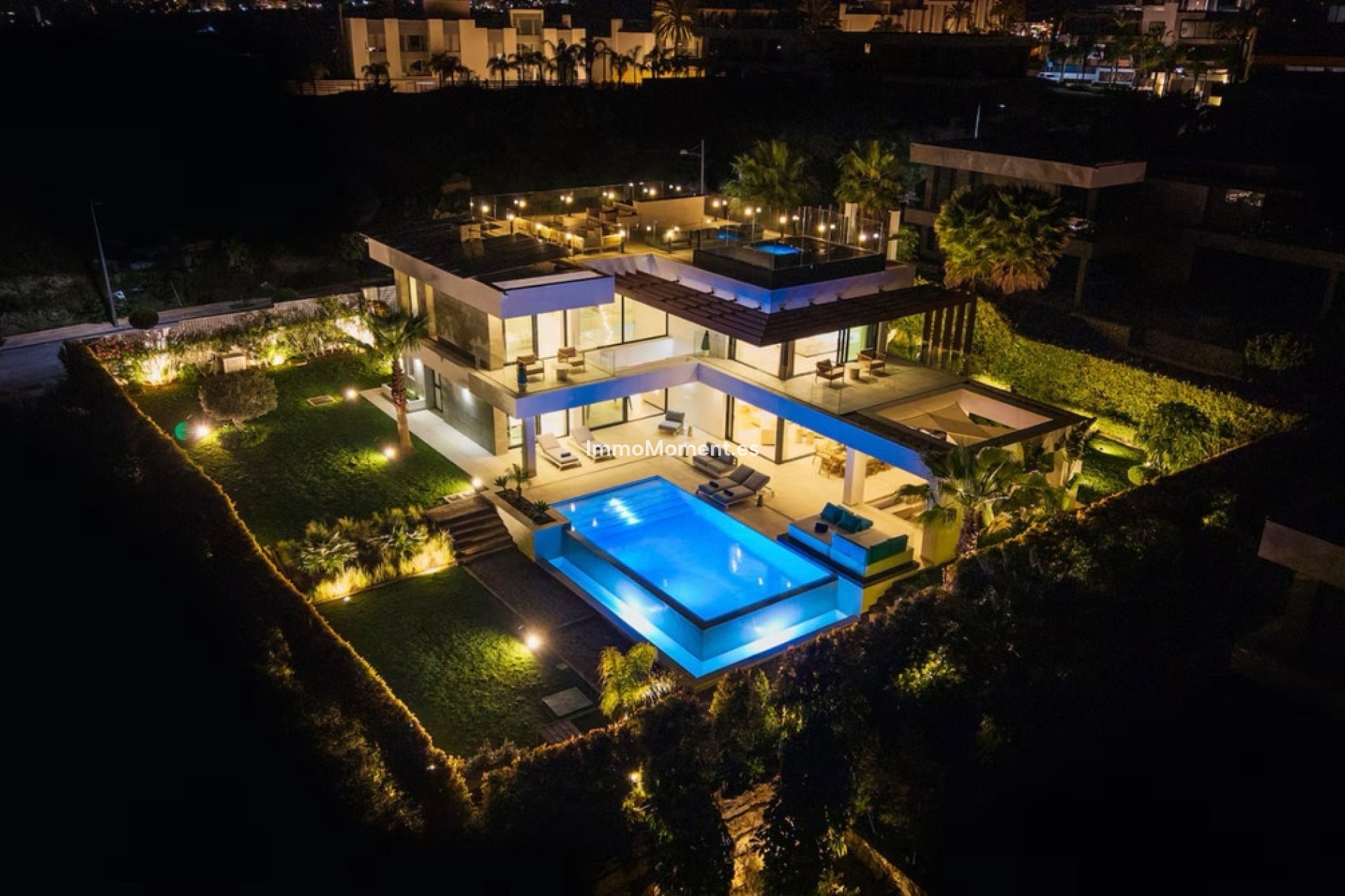 Reventa - Villa - El Paraiso - New Golden Mile