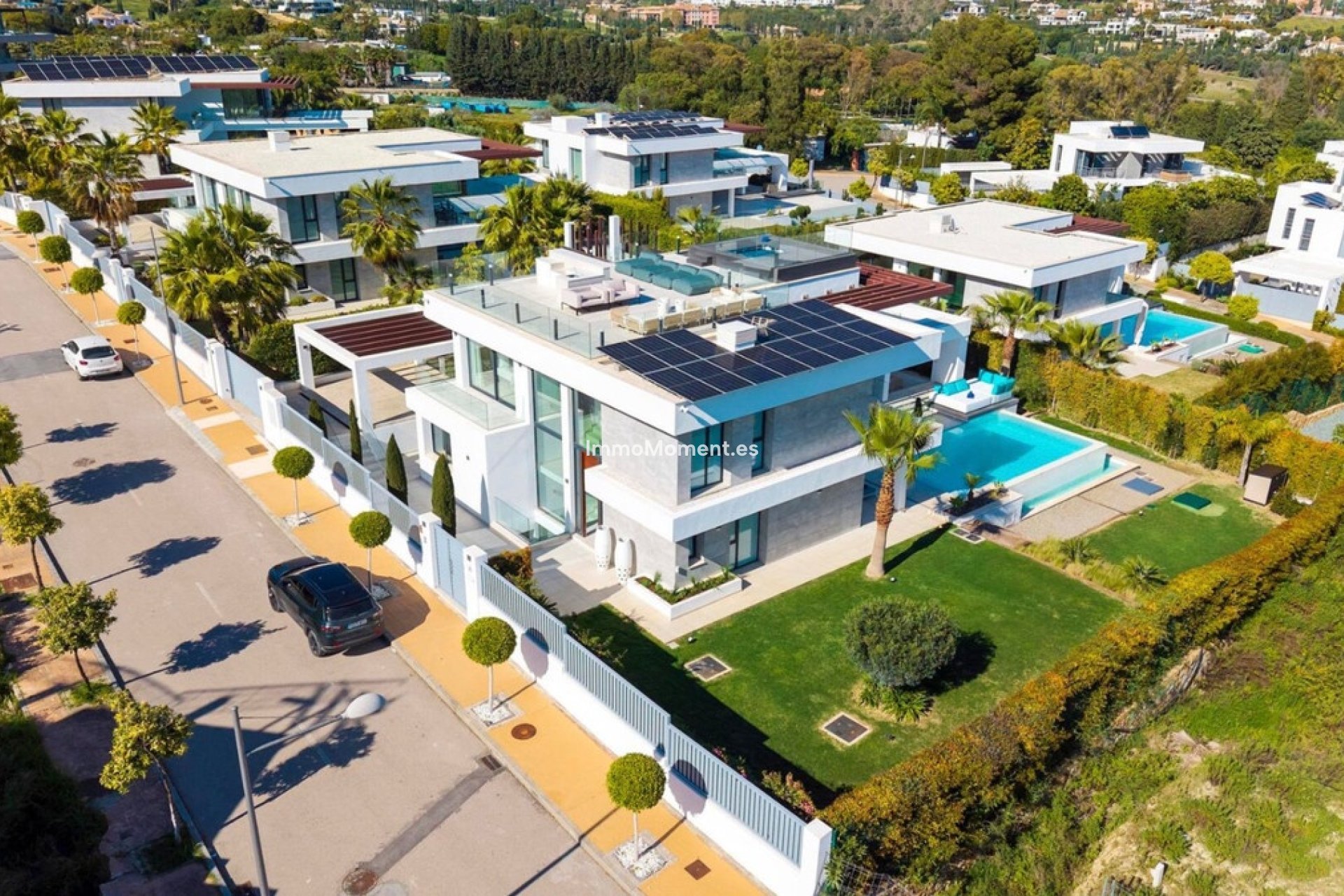 Reventa - Villa - El Paraiso - New Golden Mile