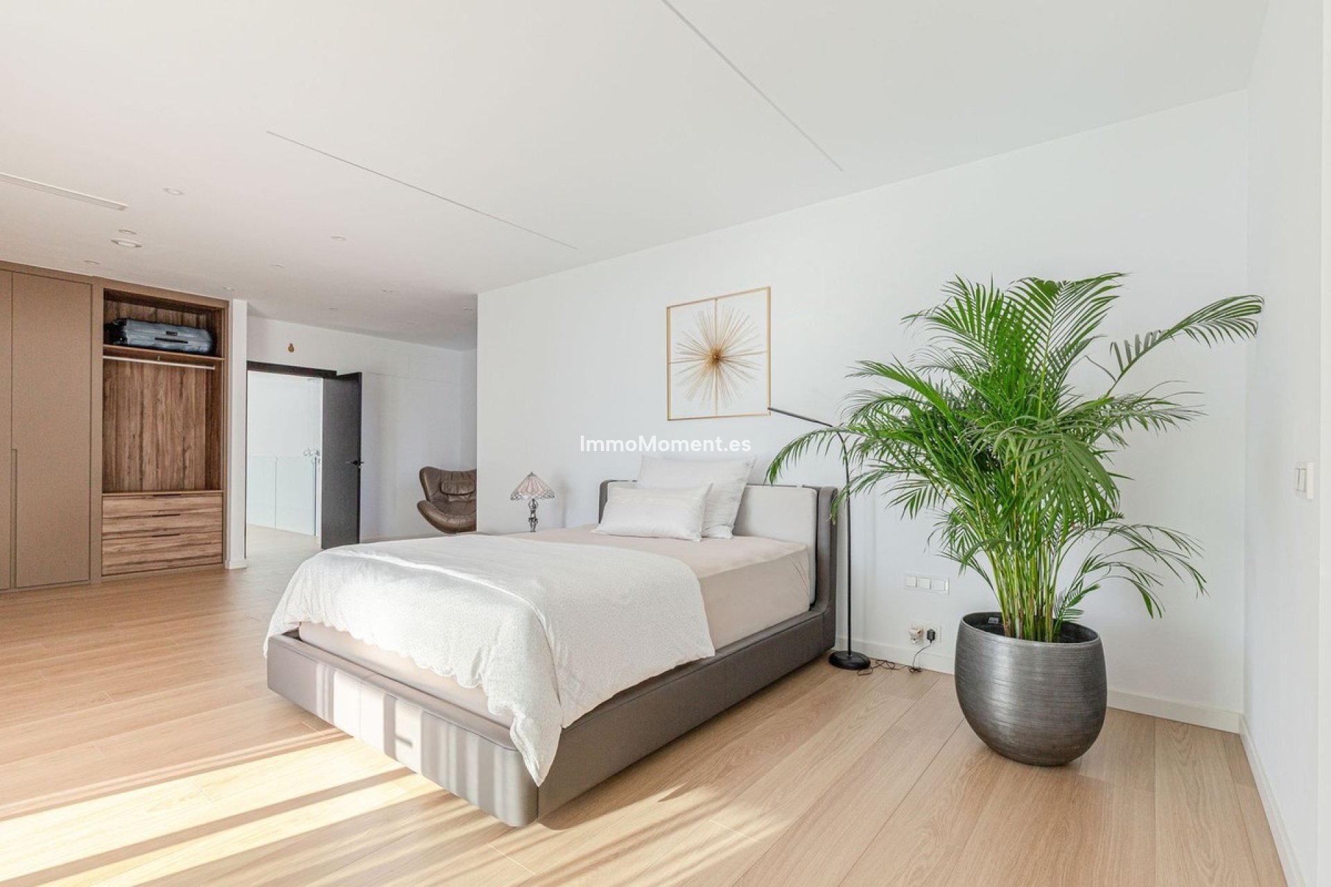 Reventa - Villa - El Paraiso - New Golden Mile