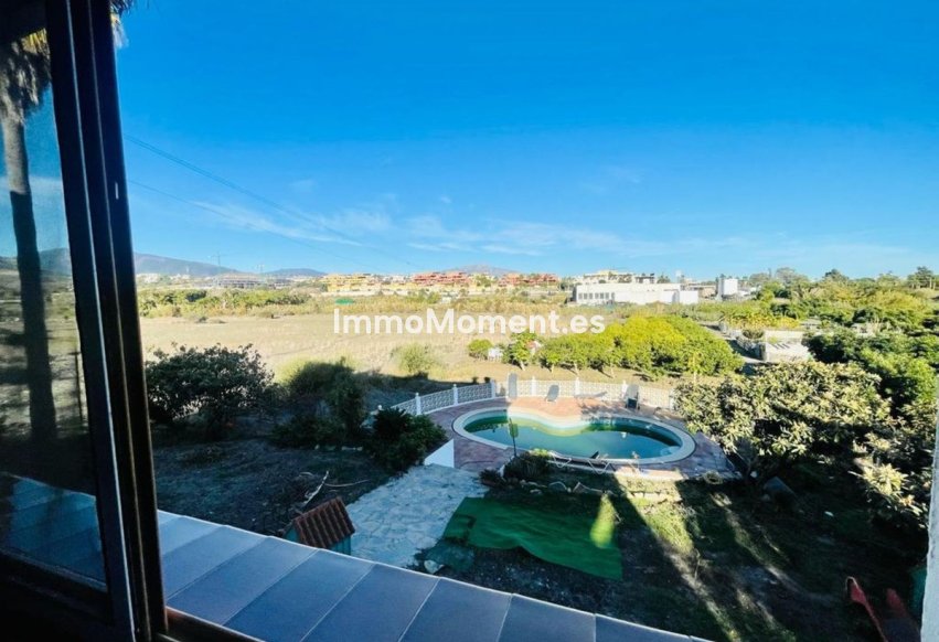 Reventa - Villa - Estepona  - Cancelada