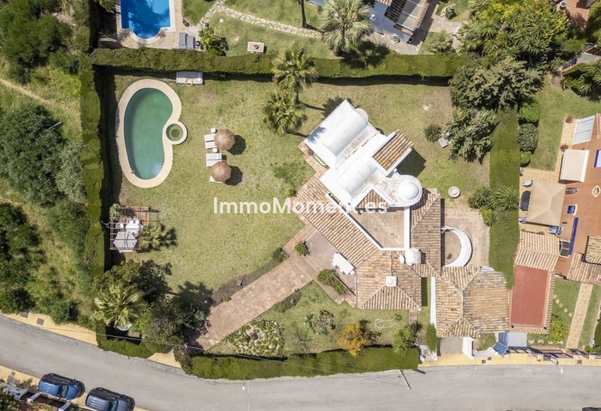 Reventa - Villa independiente - Estepona  - Atalaya