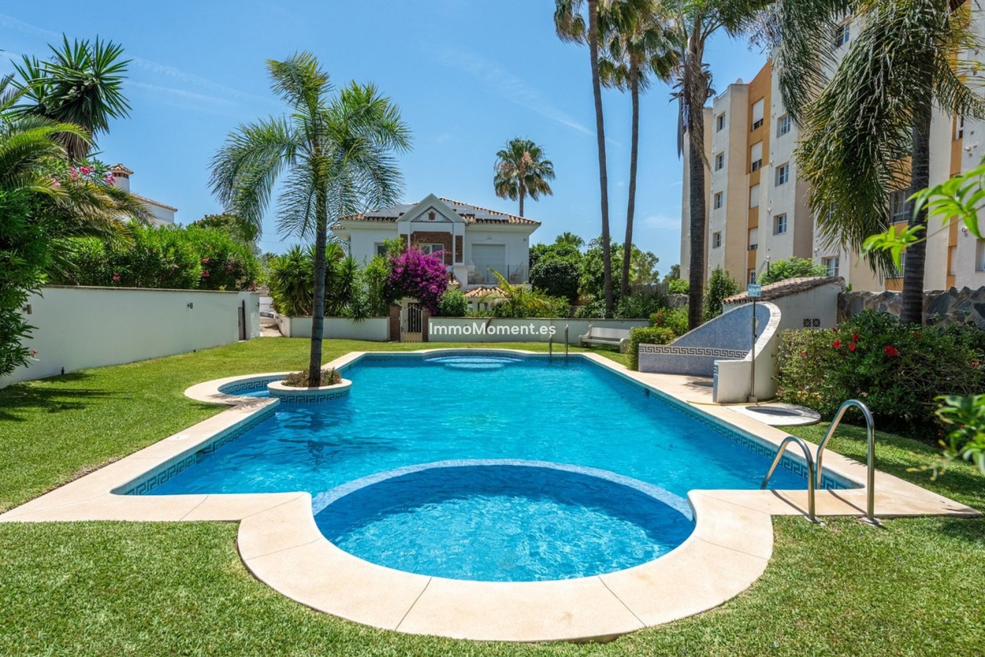 Reventa - Villa independiente - Estepona  - Atalaya