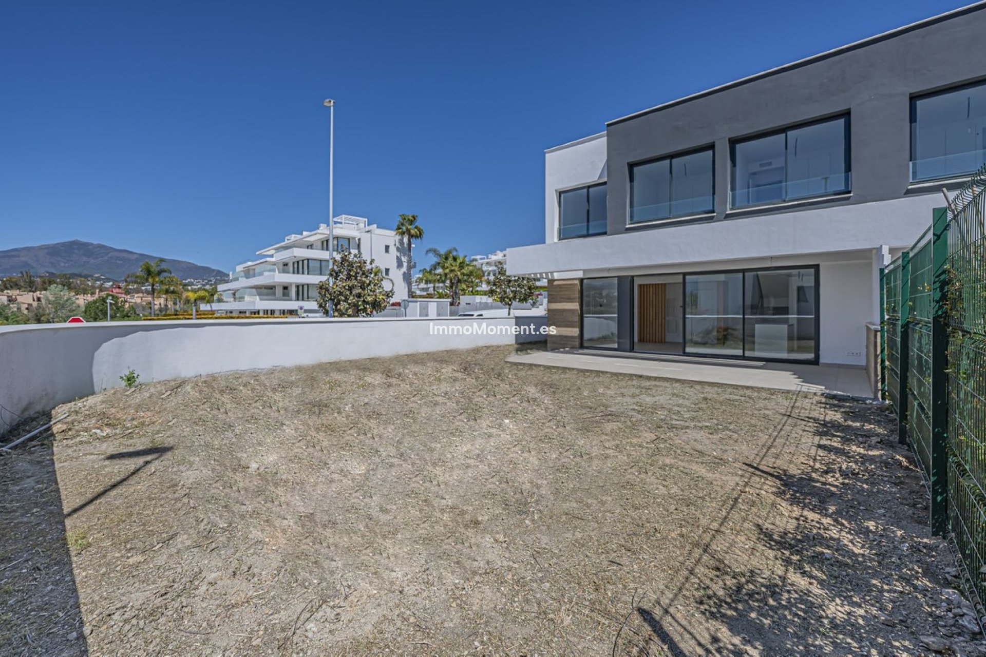 Reventa - Villa independiente - Estepona  - Atalaya