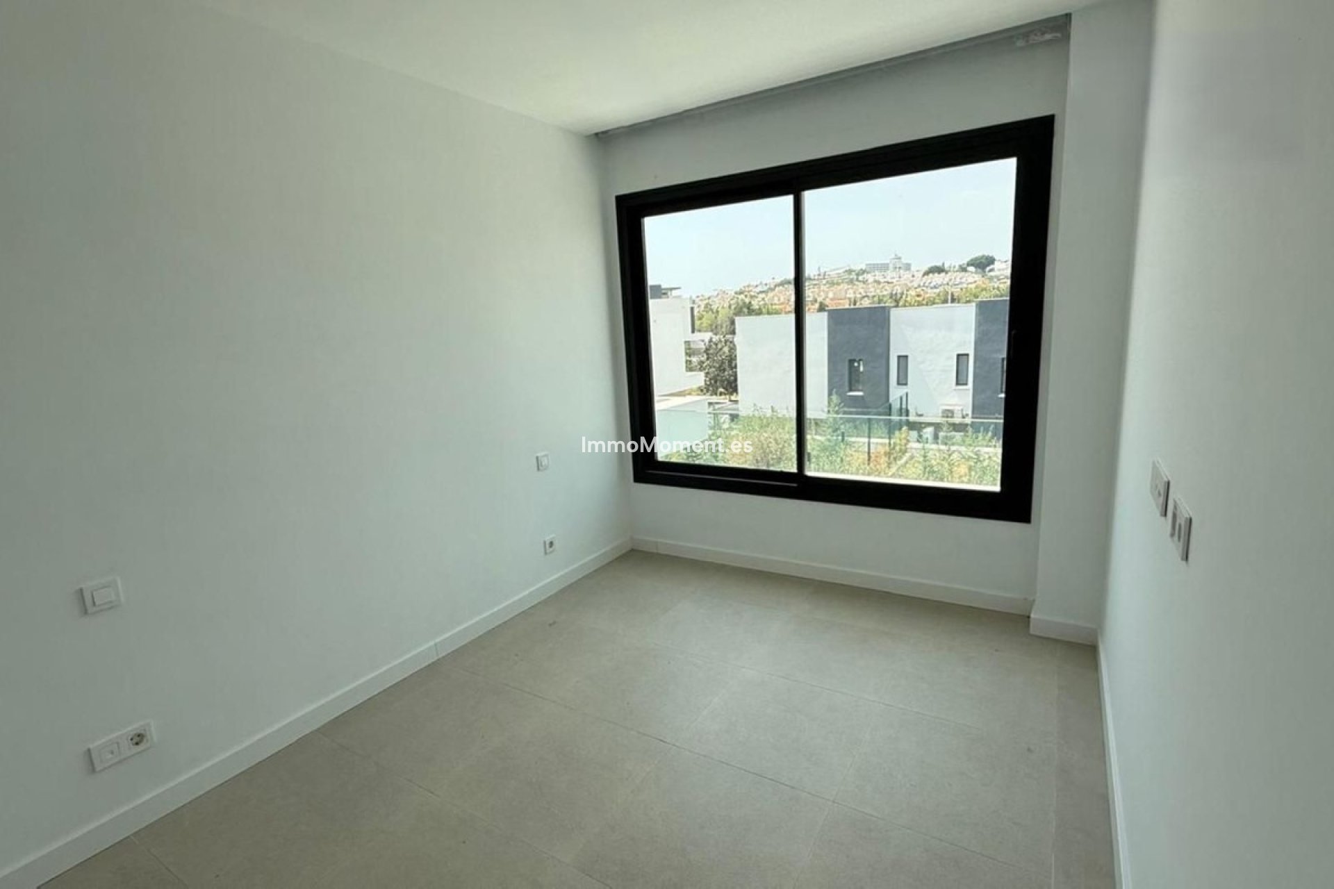Reventa - Villa independiente - Estepona  - Atalaya