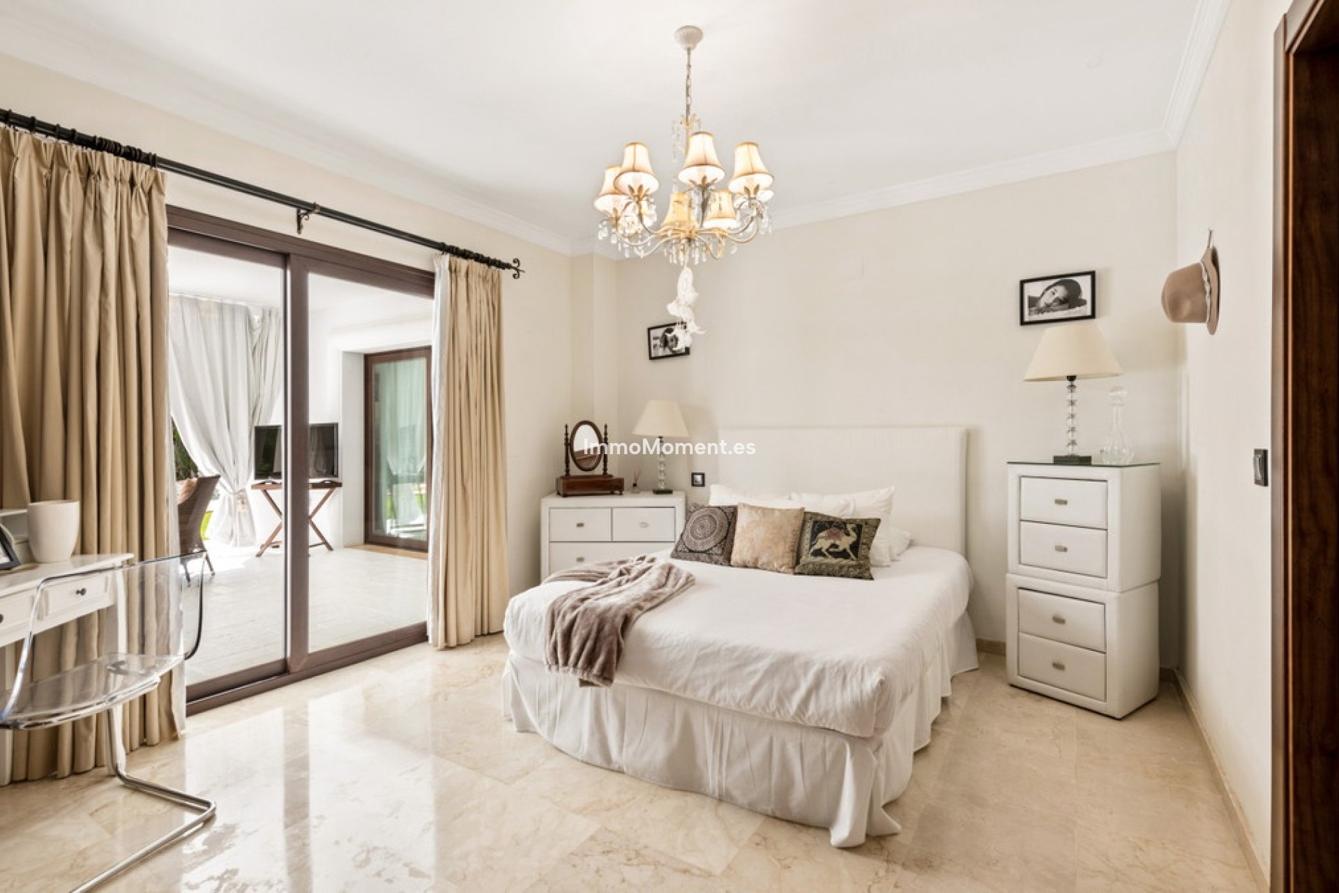 Reventa - Villa independiente - Estepona  - Atalaya