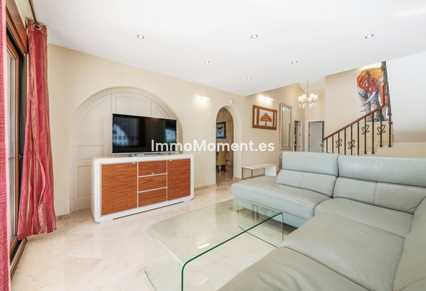 Reventa - Villa independiente - Estepona  - Atalaya